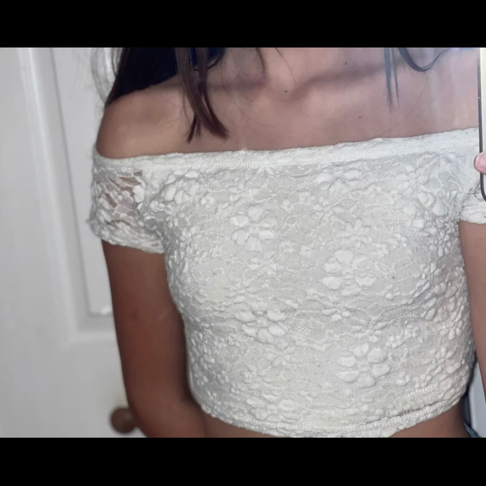 Hollister lace off the shoulder crop